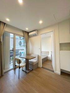 Căn hộ 2 phòng ngủ Đê La Thành 45m² cho thuê – Full nội thất, thang máy, gần Văn Miếu
